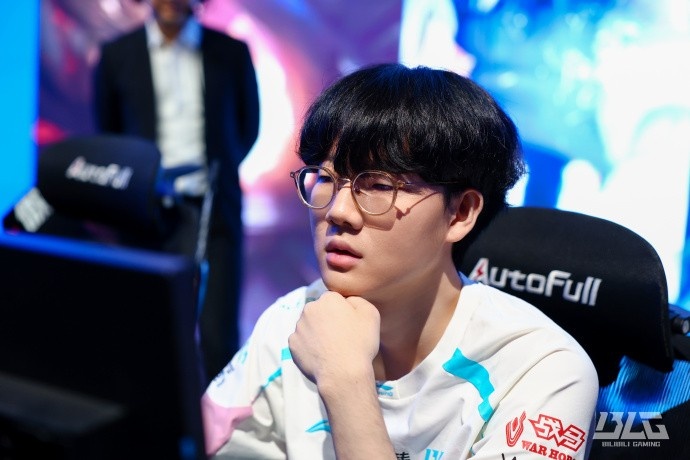 BLG发布对阵JDG赛后返图：找出问题，及时调整！